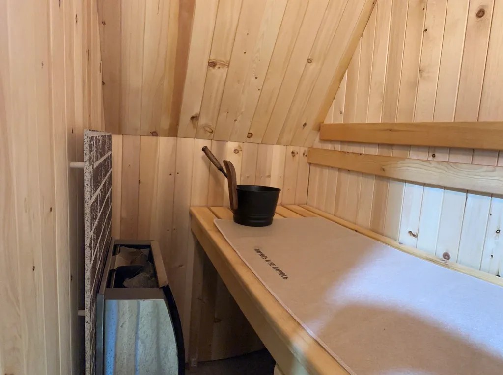 Уютный дом с красивым видом на зелёную гору