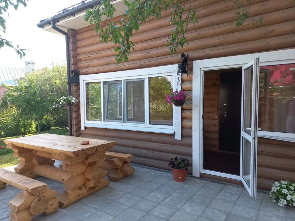 Уютный домик на отдельной территории в городе