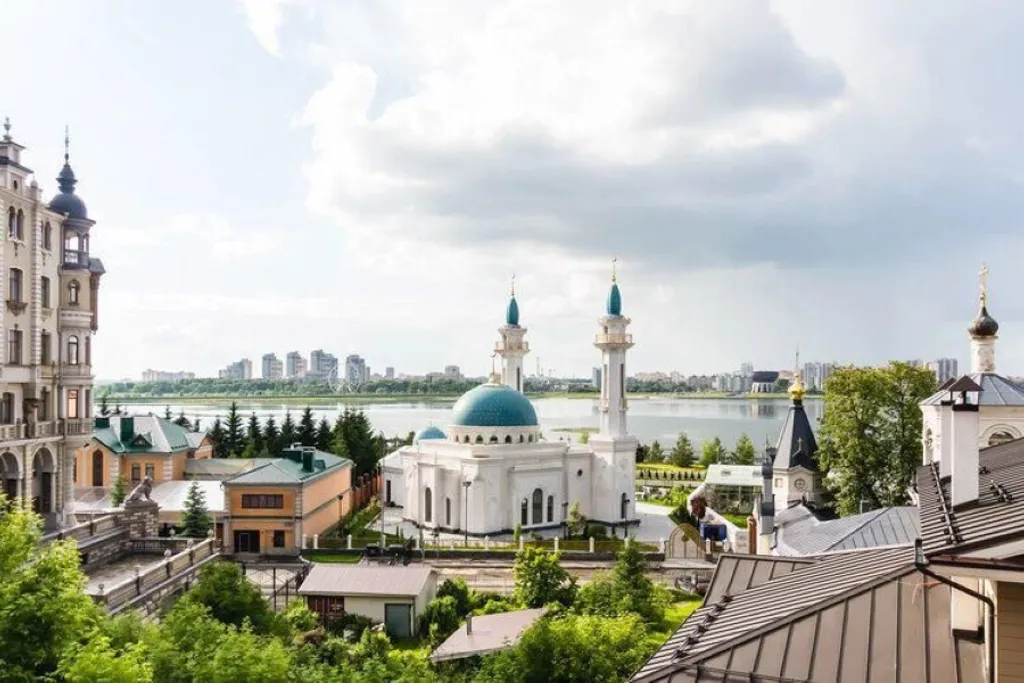 Квартира 4-комнатная Квартира — Казань