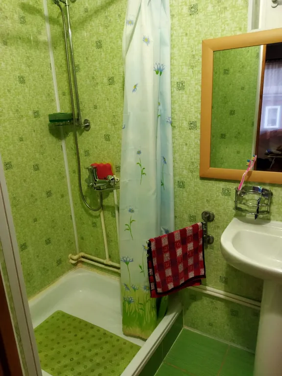 Благоустроенный дом на берегу реки Ахтуба