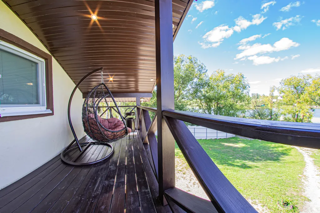 Дом у озера с сауной и банным чаном