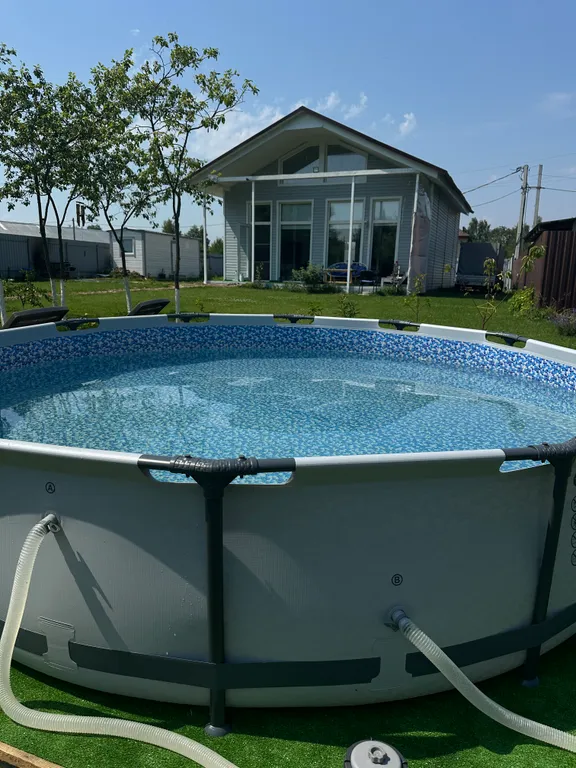 Дом с панорамными окнами и баней