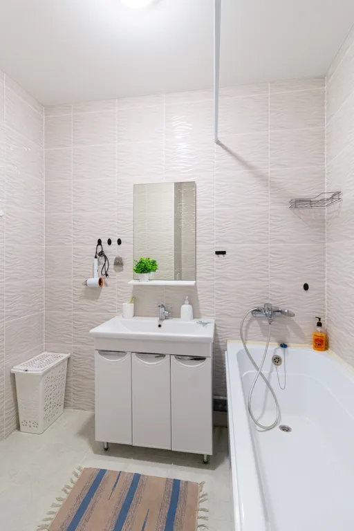 Квартира Просторная однокомнатная квартира для 4 гостей на мысу — Тюмень