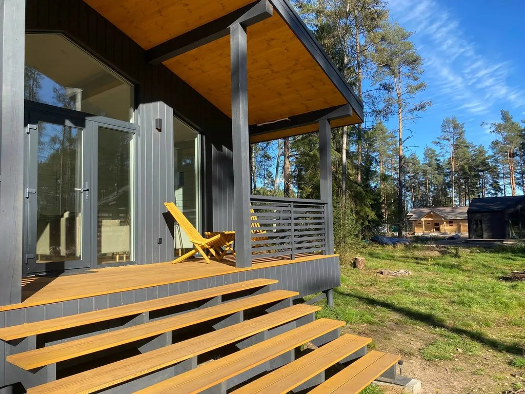 Современный дом с панорамными окнами