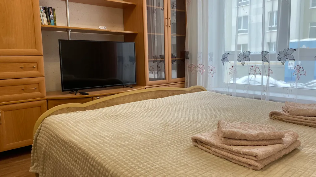 Уютная квартира с большими окнами