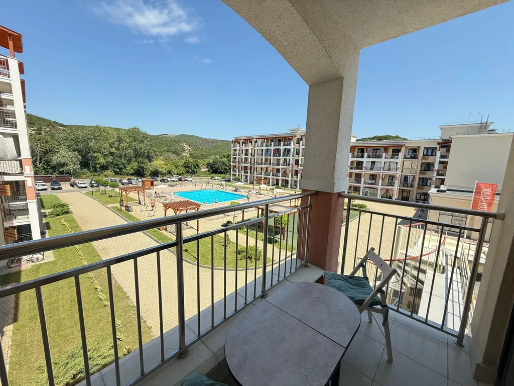 18 Евротри на 5 человек с бассейном