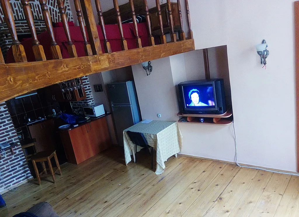 Двухуровневый апартамент с балконом в старом городе