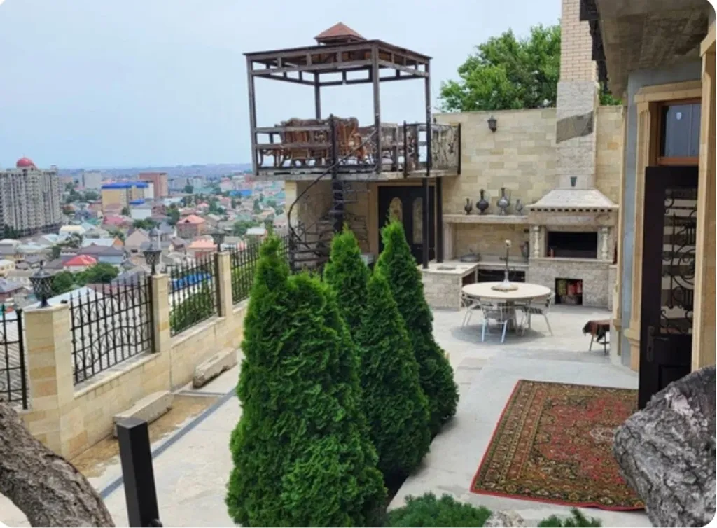 Коттедж Дом с четырьмя спальнями и панорамой на Махачкалу — аренда посуточно в Махачкала