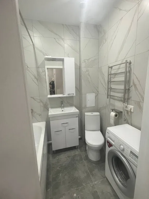 Добро пожаловать в современный, стильный апартамент