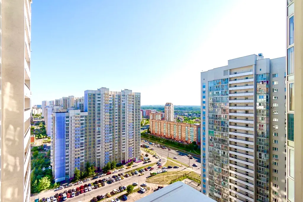 Уютная студия с большой лоджией в доме бизнес-класса