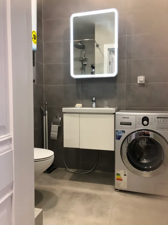 Апартамент с террасой и бассейном