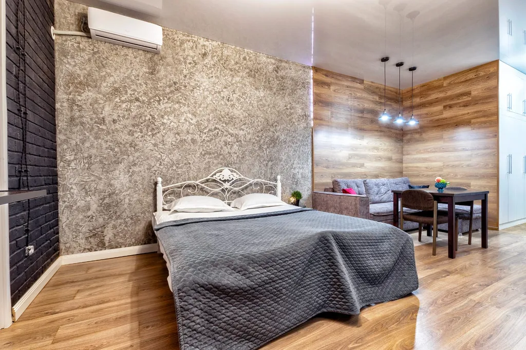 Благоустроенная студия с дизайнерским ремонтом