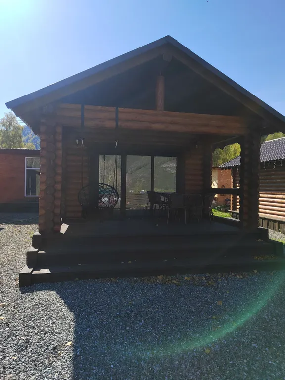 Уютный домик с видом на горы