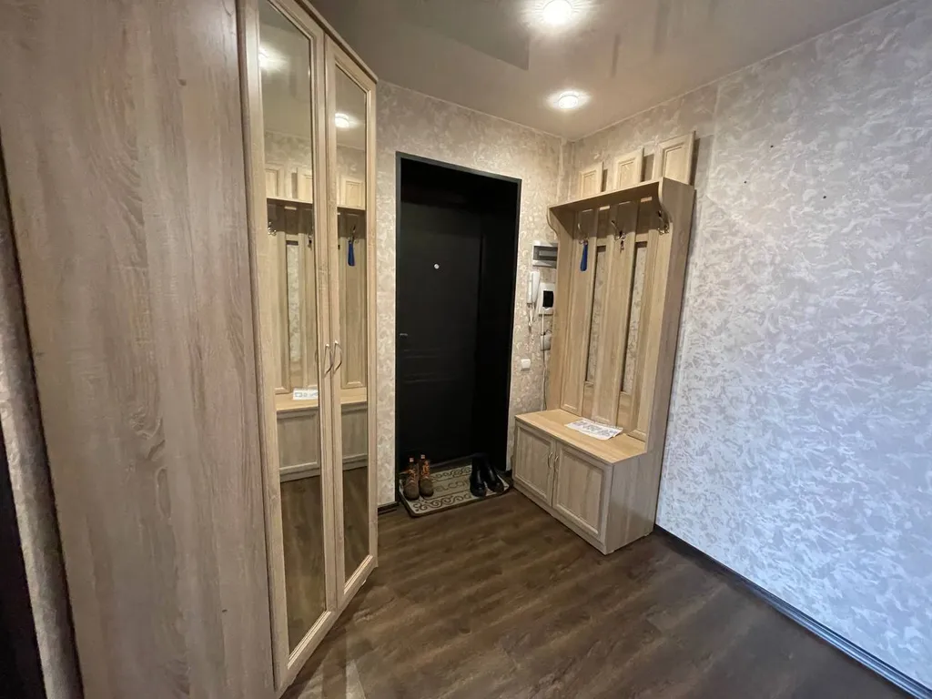 В центре Ишима, просторная 2-комнатная для командировок и семьи