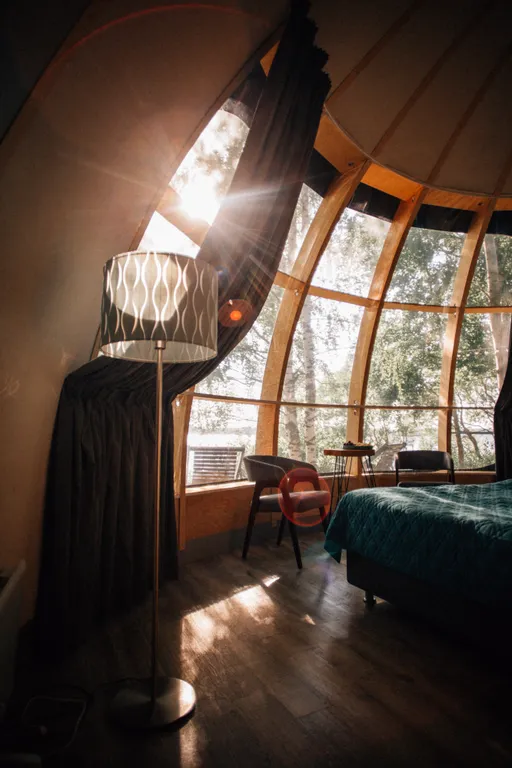 Сфера Orto с камином и видом на реку