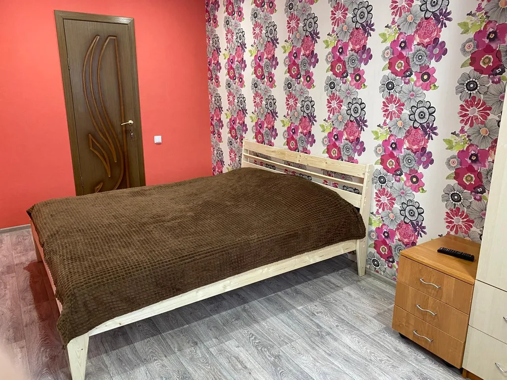 Квартира в центре города, универмаг — аренда посуточно в Дзержинск