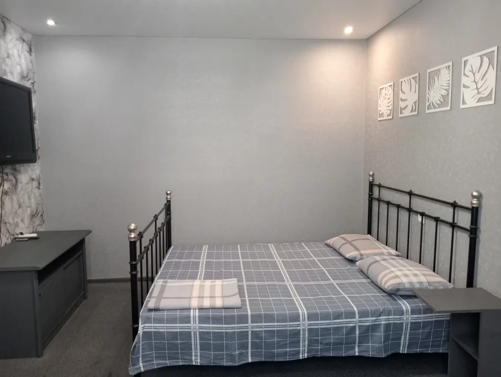 Отличная квартира рядом с набережной города — аренда посуточно в Салават