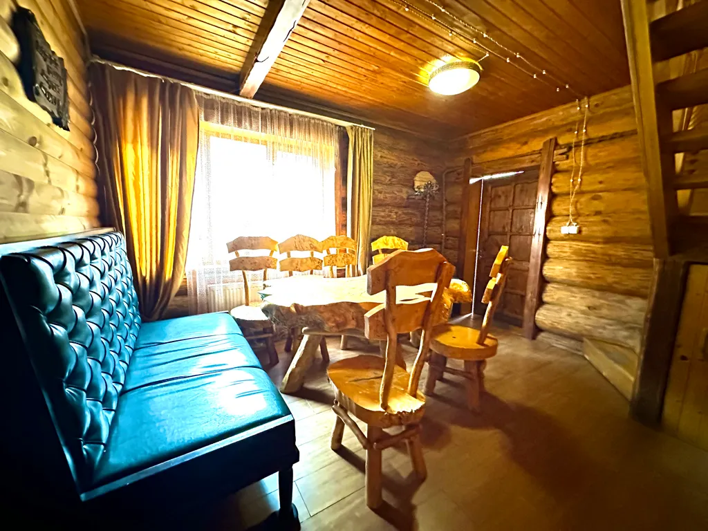 Сруб с баней на дровах