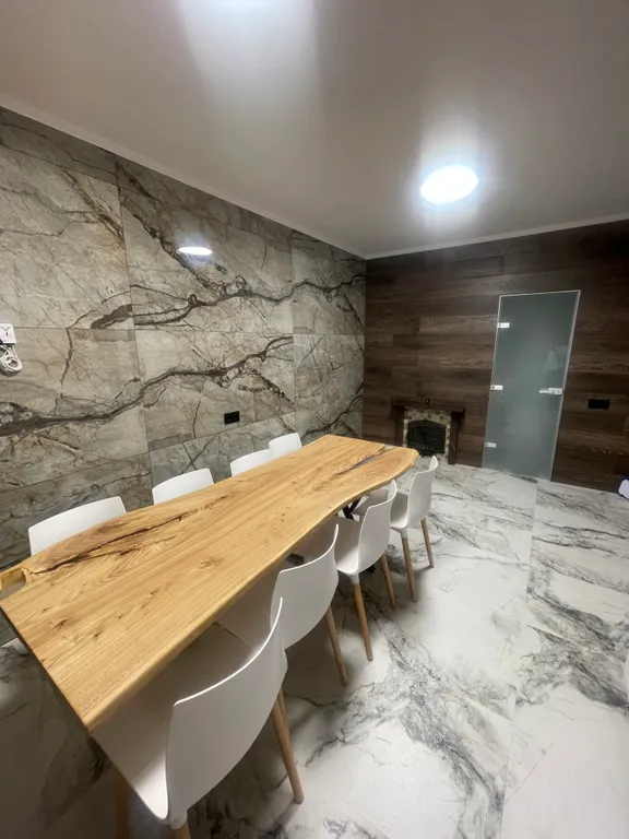 Уютный дом с теплым бассейном у термальных источников и аквапарка