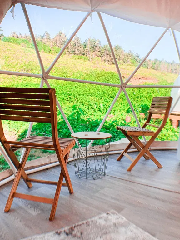 Уютный купол на острове Кунашир