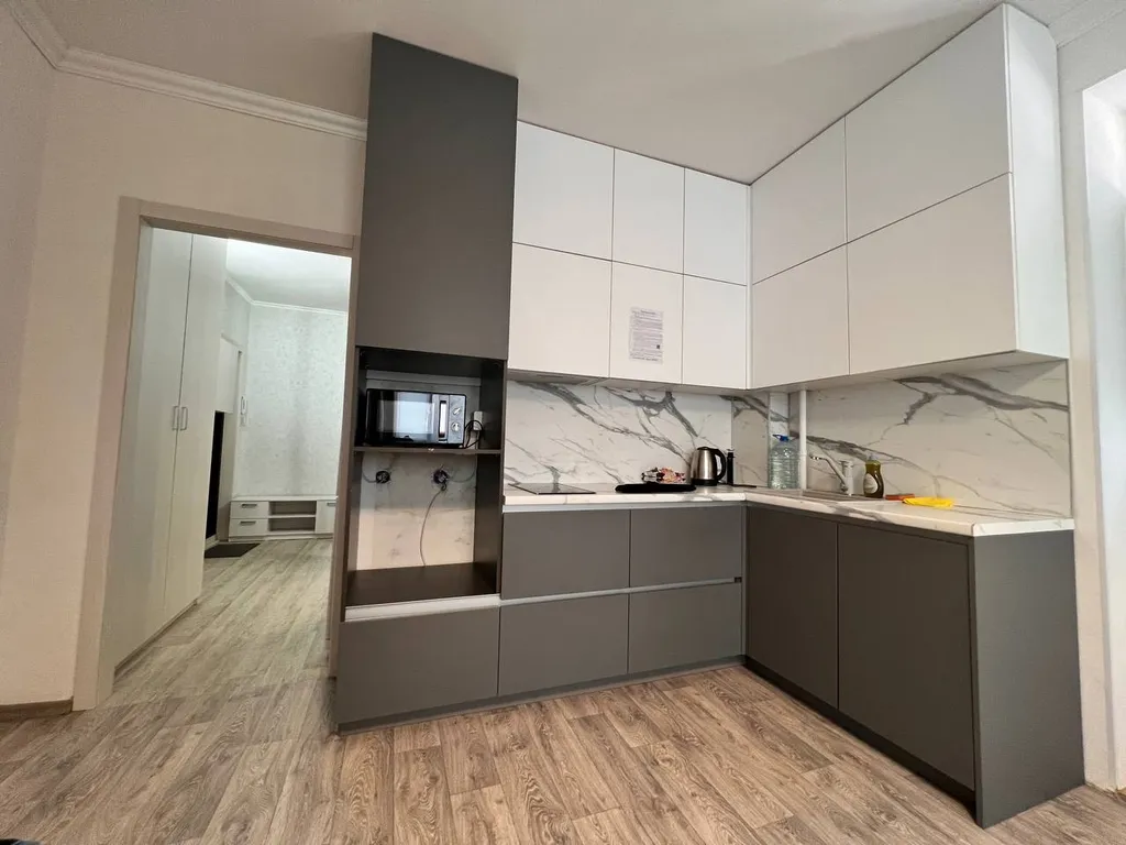 Квартира Уютная светлая студия, центр, ТЦ Вояж, парковка, кафе, аквапарк источник — Тюмень