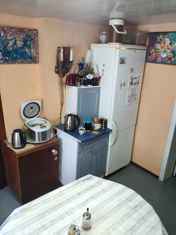 Комната в доме район црб, рынок