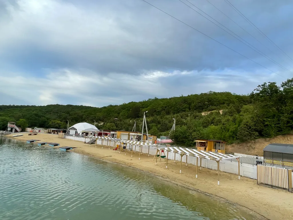 Дом возле Кипарисового озера