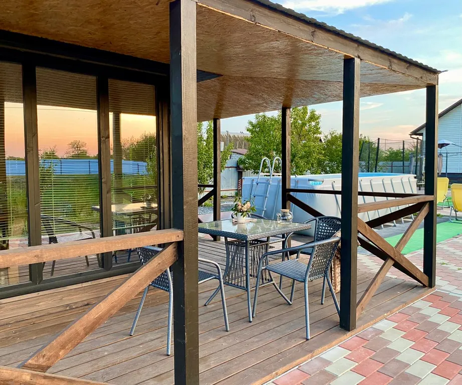 Домик у озера