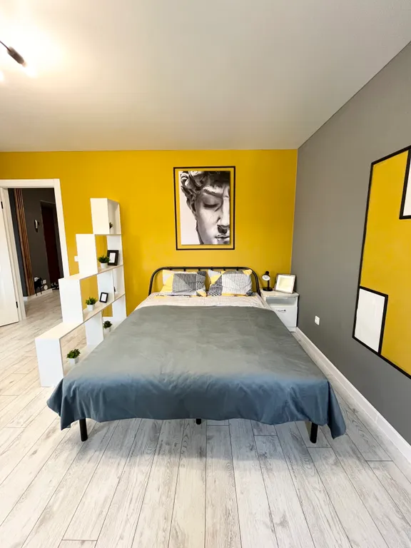 Дизайнерская квартира при въезде в город