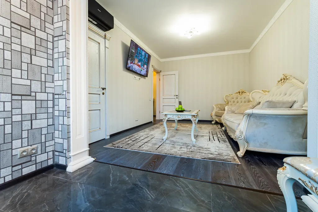 Уютная двухкомнатная квартира рядом с метро и видом на набережную