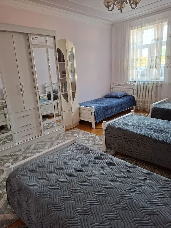 Уютный дом возле термального источника по дороге на курорт Мамисон