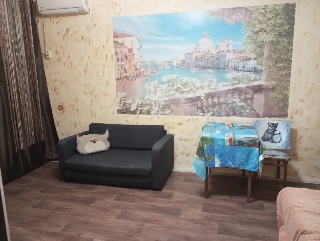 Квартира Квартира с лоджией в 5 минутах от моря — Лоо