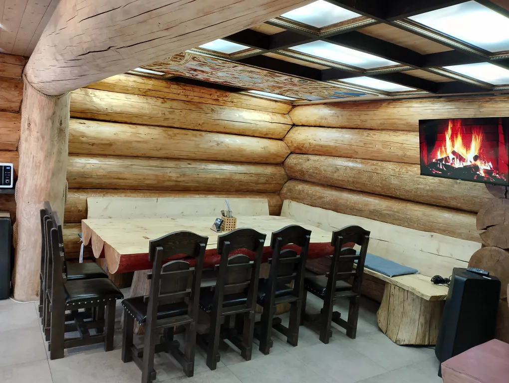 Дом из цельного массива с баней