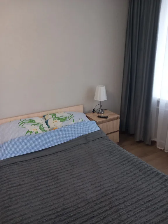 Уютный зелёный двор, окна на 2 стороны