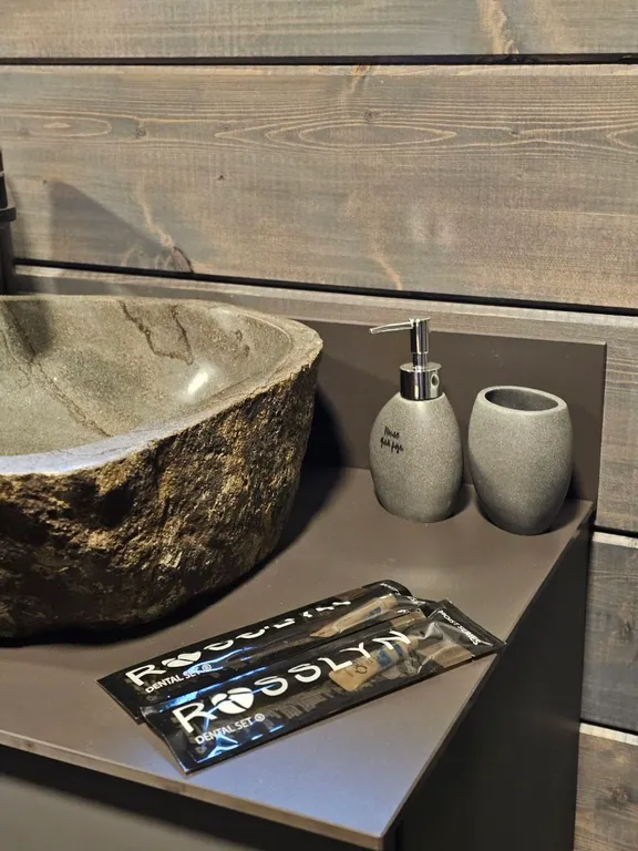 Коттедж Вилла Kaksi с видом на озеро и каменной зоной барбекю — Приозерск