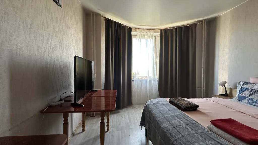 Простая однушка с видом на лес