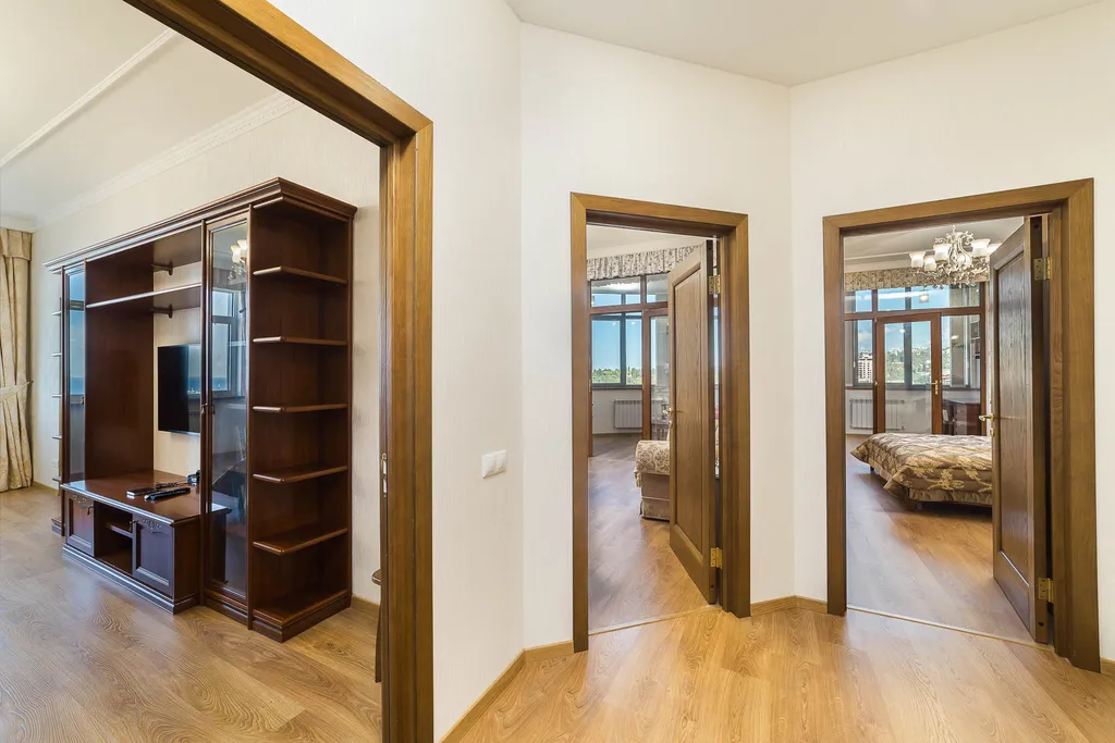 Женская большая комната в квартире