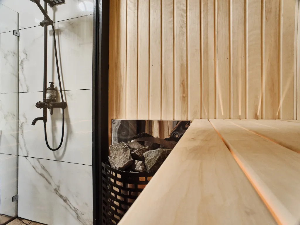 Коттедж Новый дом с сауной и детской/спортивной площадкой — Капорки