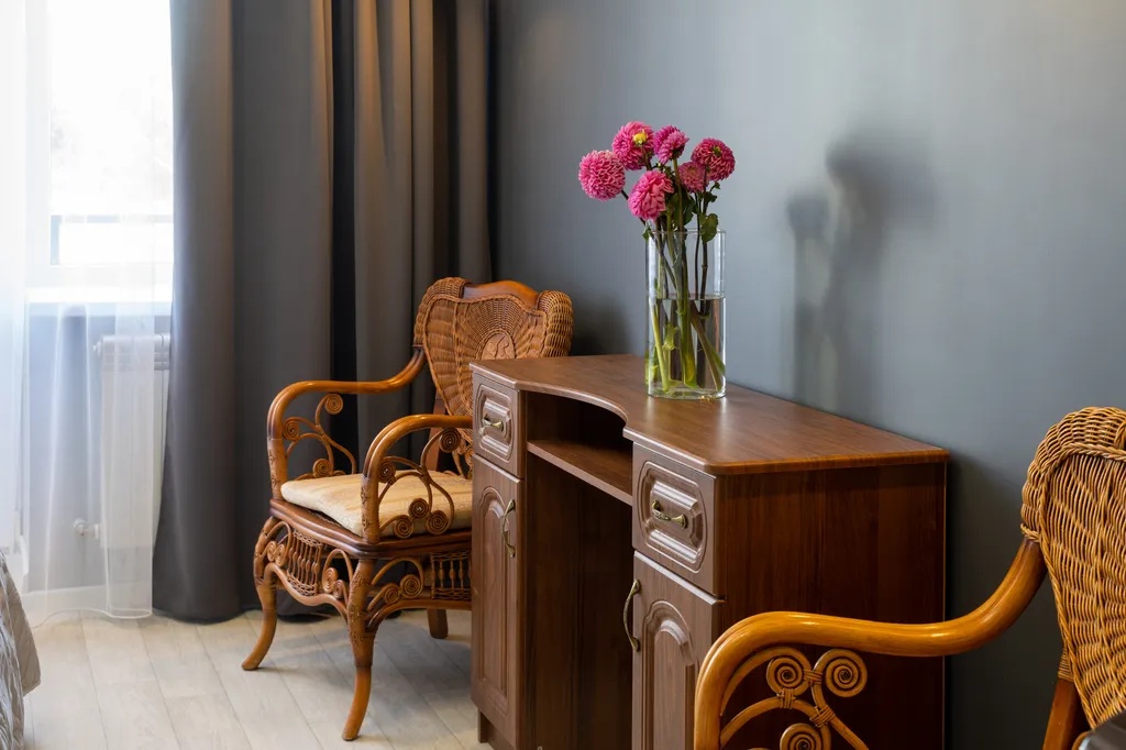 Классический двухместный номер с двуспальной кроватью и балконом