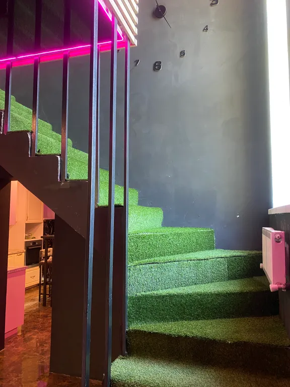 Двухэтажный дом с бассейном караоке и кальяном