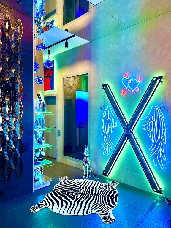 Панорамная квартира с джакузи и камином — аренда посуточно в Краснодар