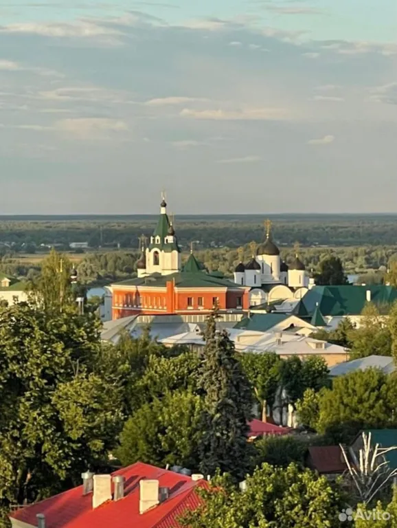 С видом на реку и все монастыри