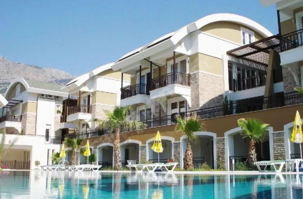 Около моря со своим пляжем