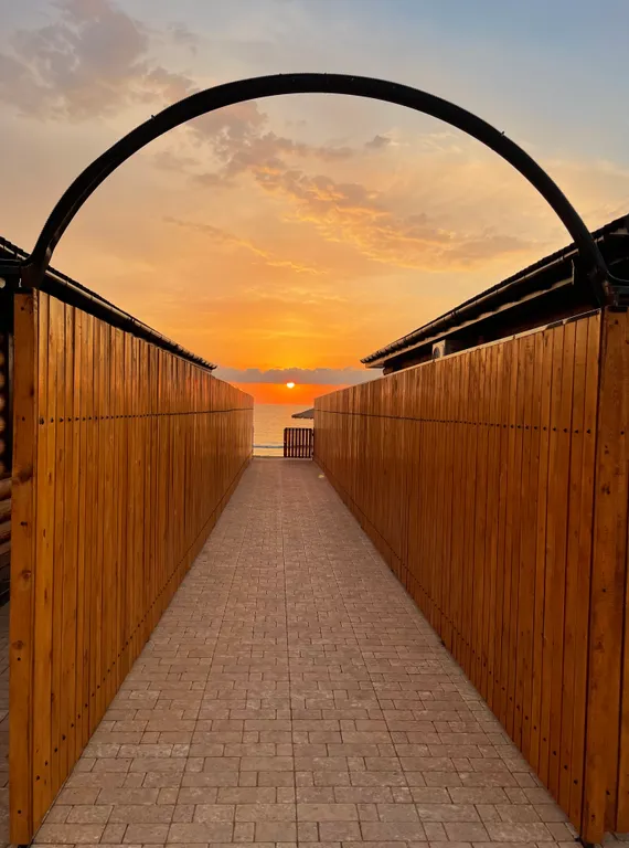 Уютный дом с видом на море, на первой береговой линии