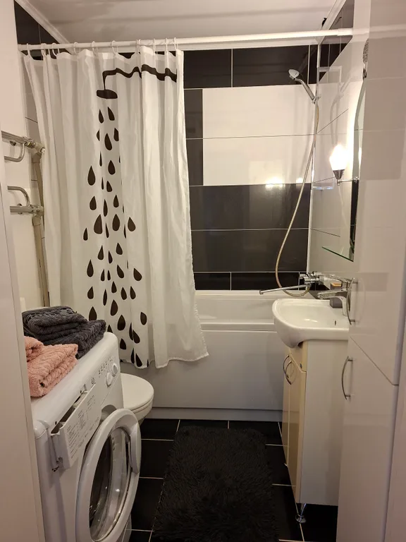 Уютная квартира в тихом микрорайоне.