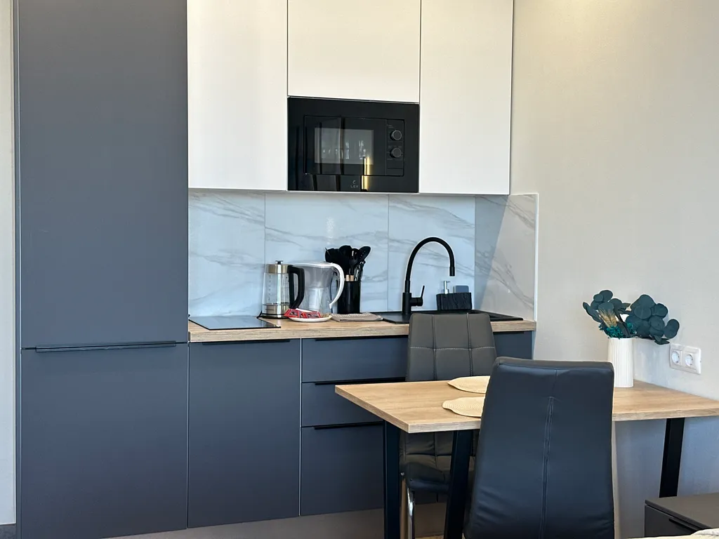 Дизайнерская студия Ls-space с видом на море с 8 этажа