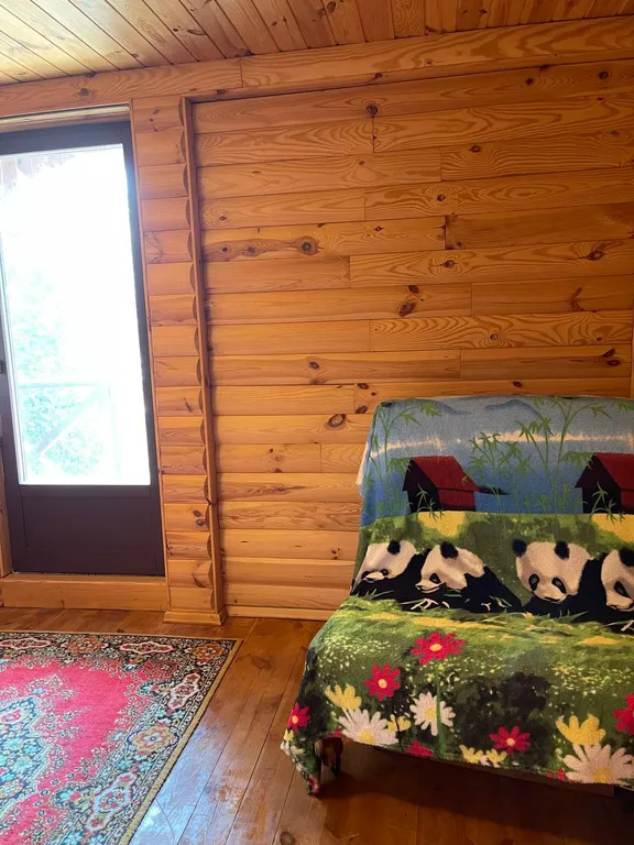 Двухэтажный дом в частном секторе