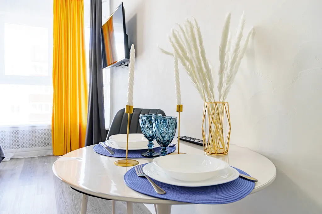 Студия Брутальный лев с панорамным видом на набережную реки