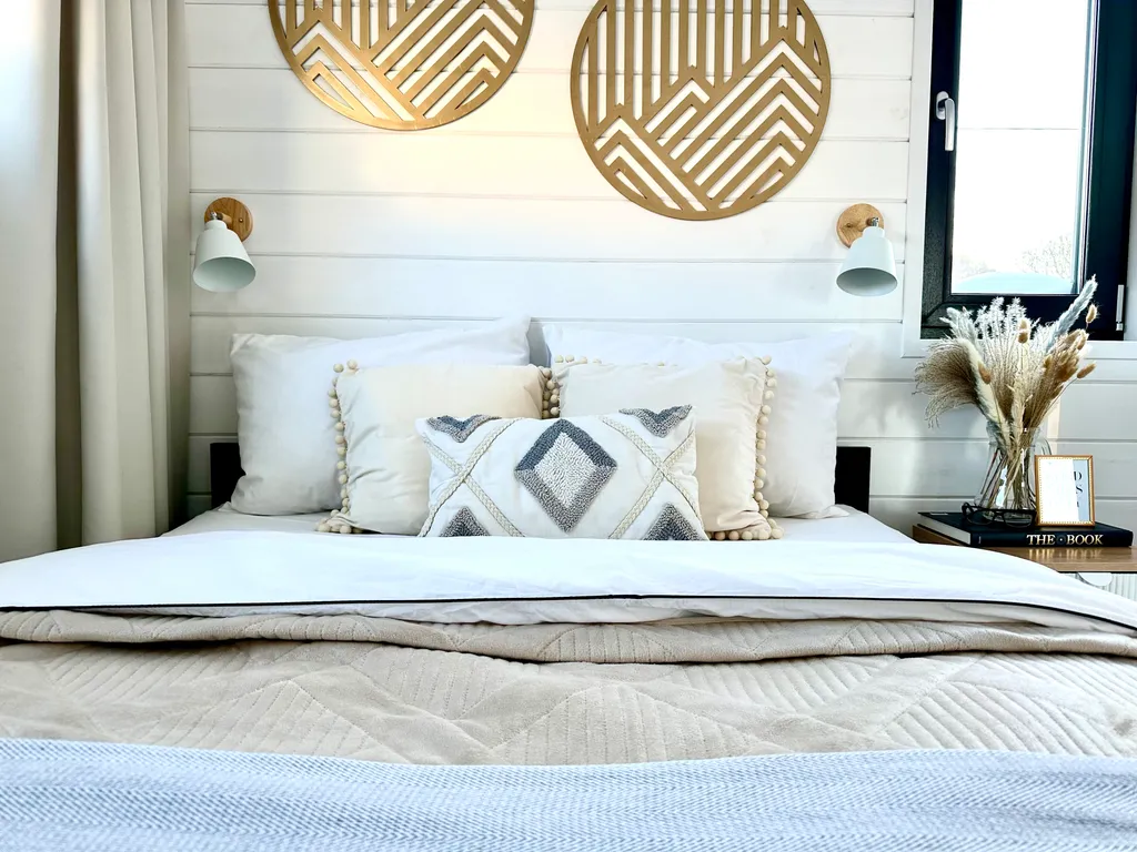 Домик у озера с баней и чаном