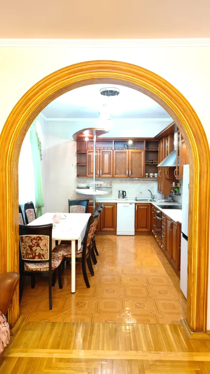 Элитный отдельный дом, большая кухня, 4 изолированные спальни